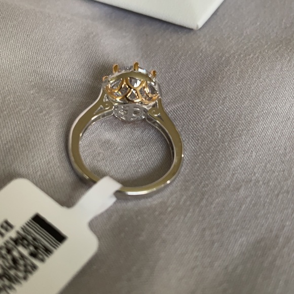 Bella Luce Ring - Picture 6 of 8